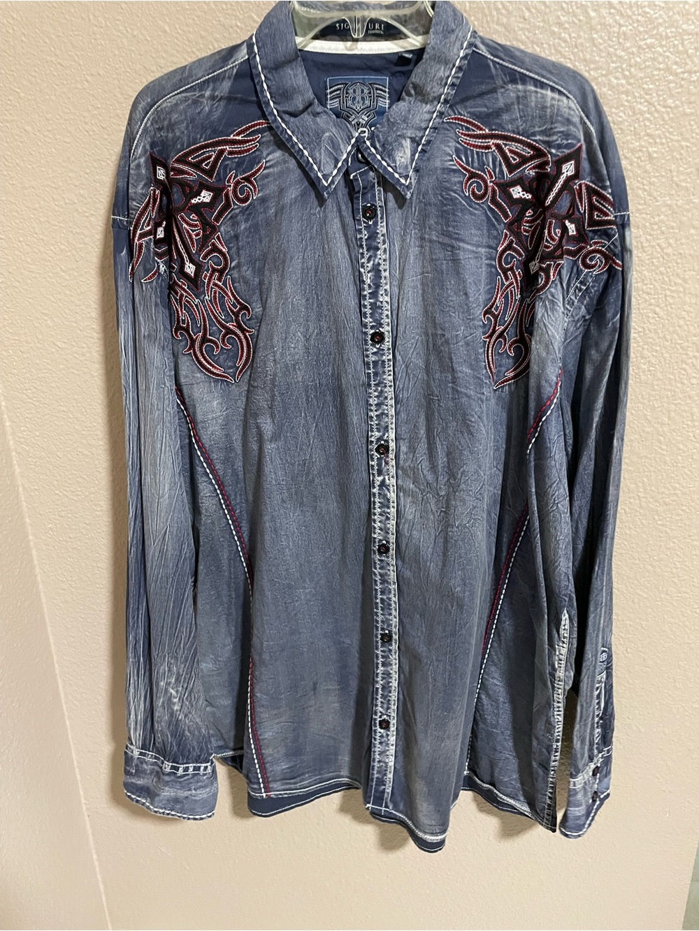 Men’s Roar button down dress shirt